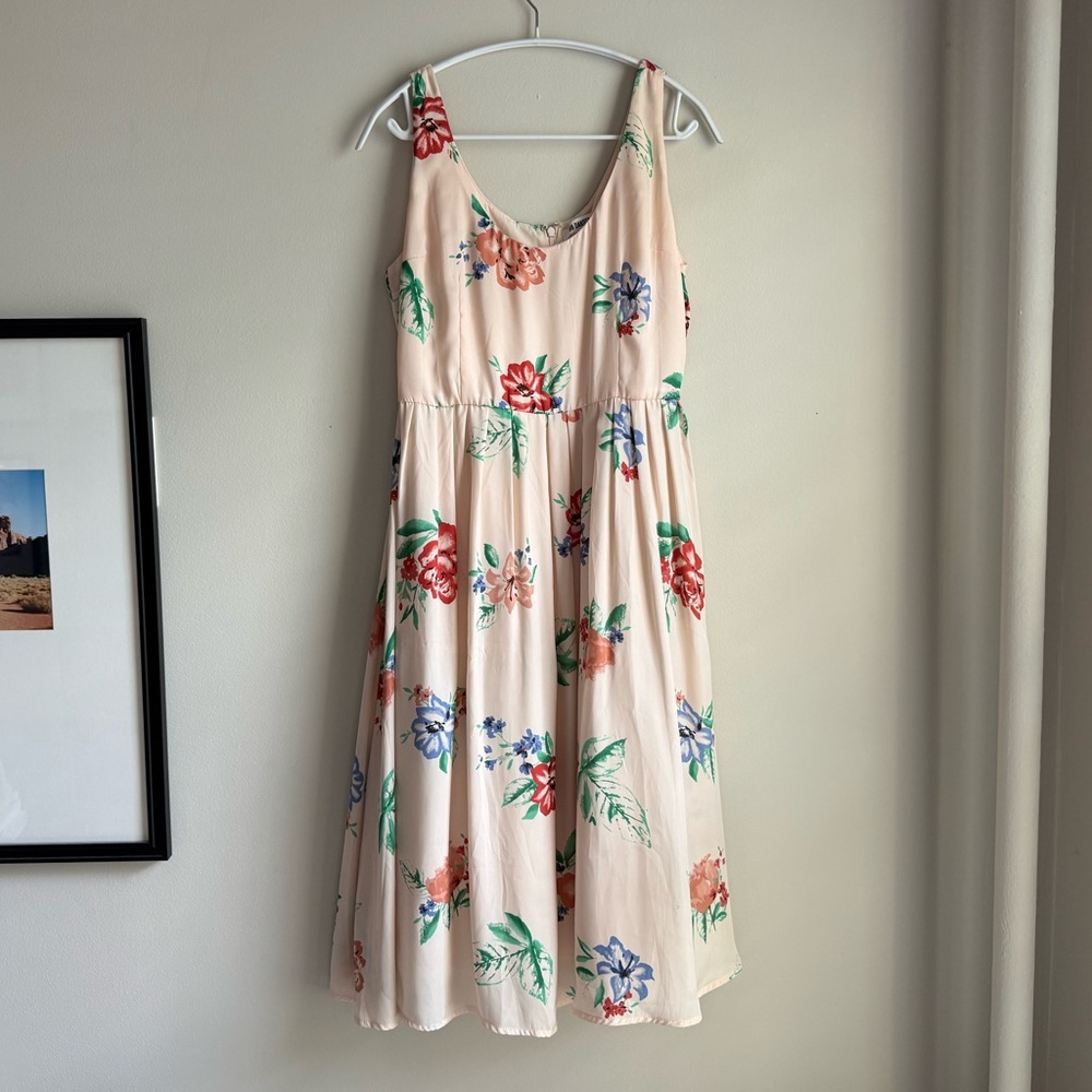 BB Dakota Cream Floral Midi Dress NWT